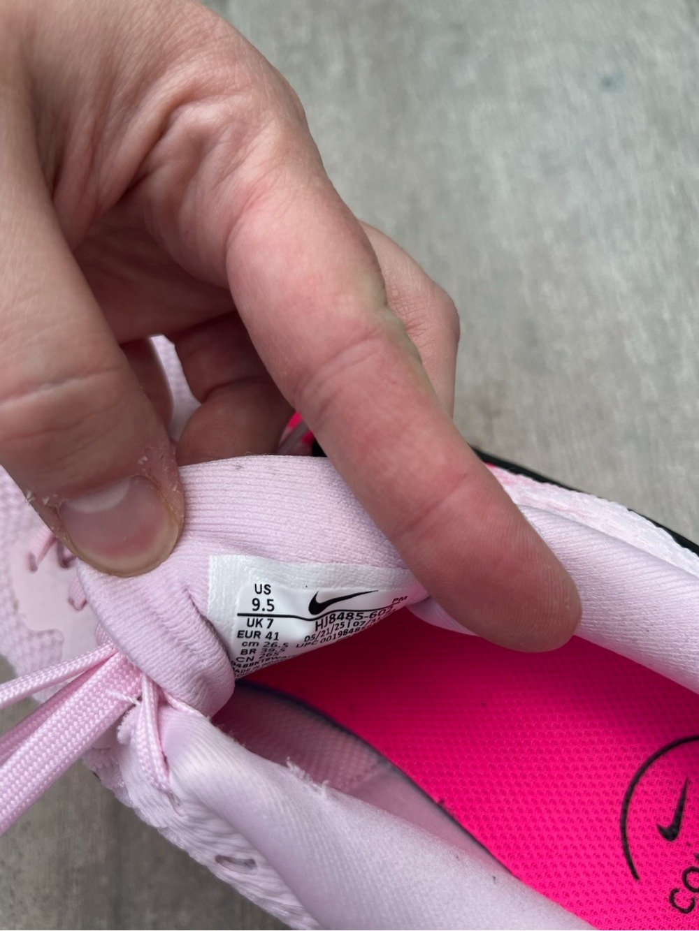 Nike Women’s Pink and Black Running Sneakers - Picture 10 of 10